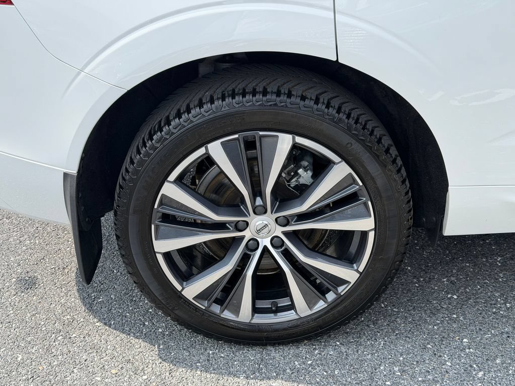 Used 2022 Volvo XC60 T8 Inscription Expression w/ Climate Package AWD/4WD image 12