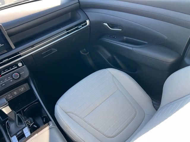 Certified 2025 Hyundai Santa Cruz SE AWD/4WD image 11
