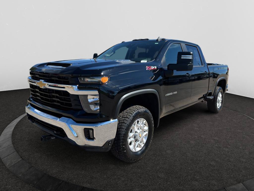 Used 2024 Chevrolet Silverado 2500 LT w/ Convenience Package AWD/4WD image 2