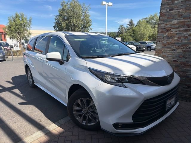 Used 2025 Toyota Sienna XLE
