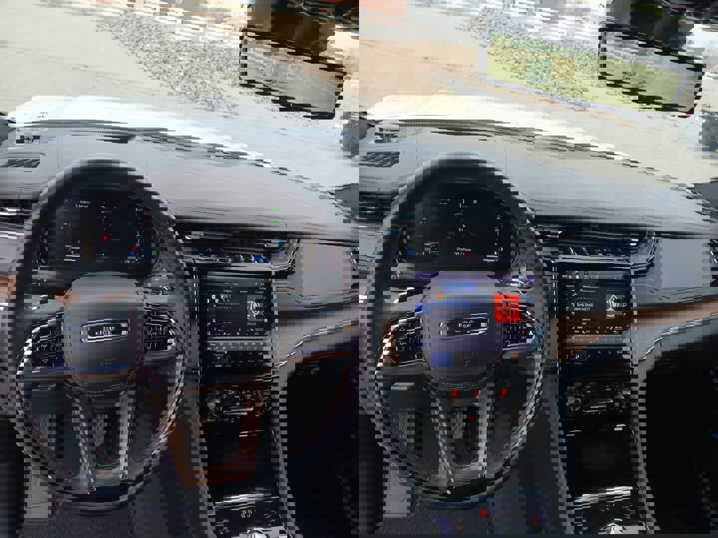 Used 2022 Jeep Grand Cherokee Summit w/ Advanced Protech Group IV image 31