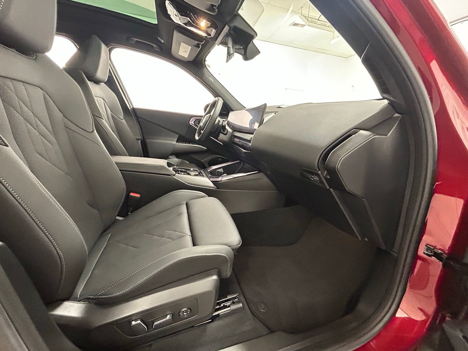 Used 2025 BMW X3 xDrive30i w/ Premium Package image 37