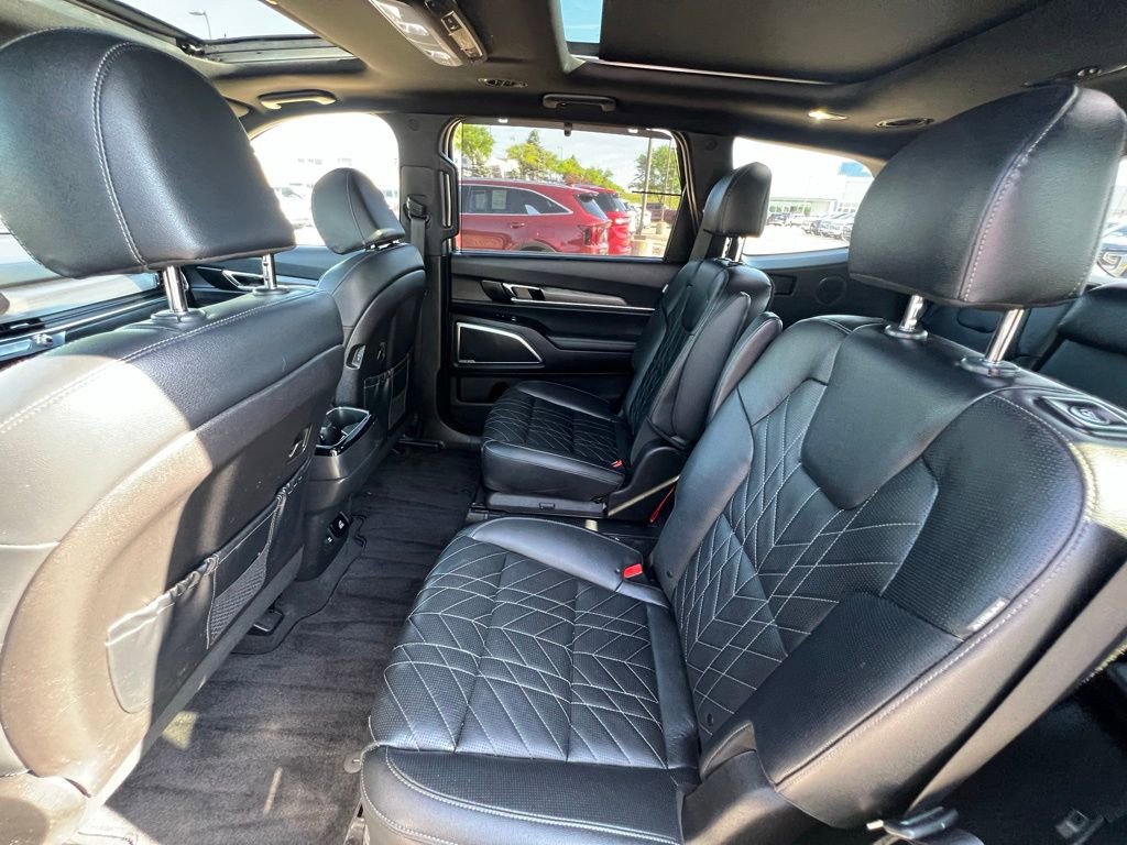 Used 2023 Kia Telluride AWD image 23