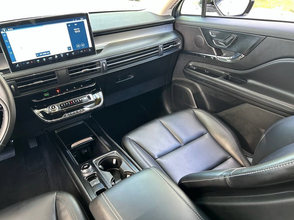 Used 2023 Lincoln Corsair FWD image 11