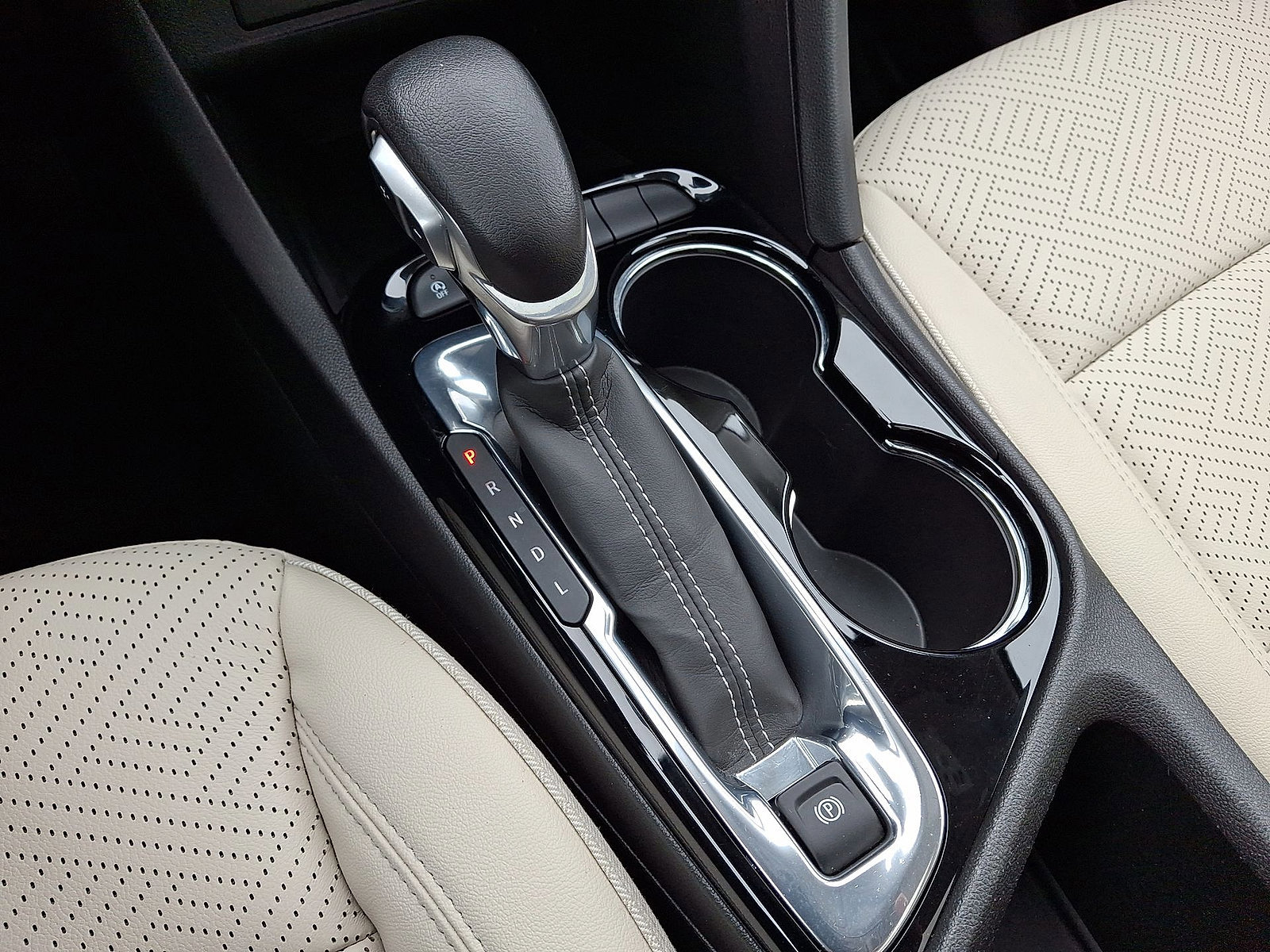 Certified 2023 Buick Encore GX Essence w/ Experience Buick Package image 12