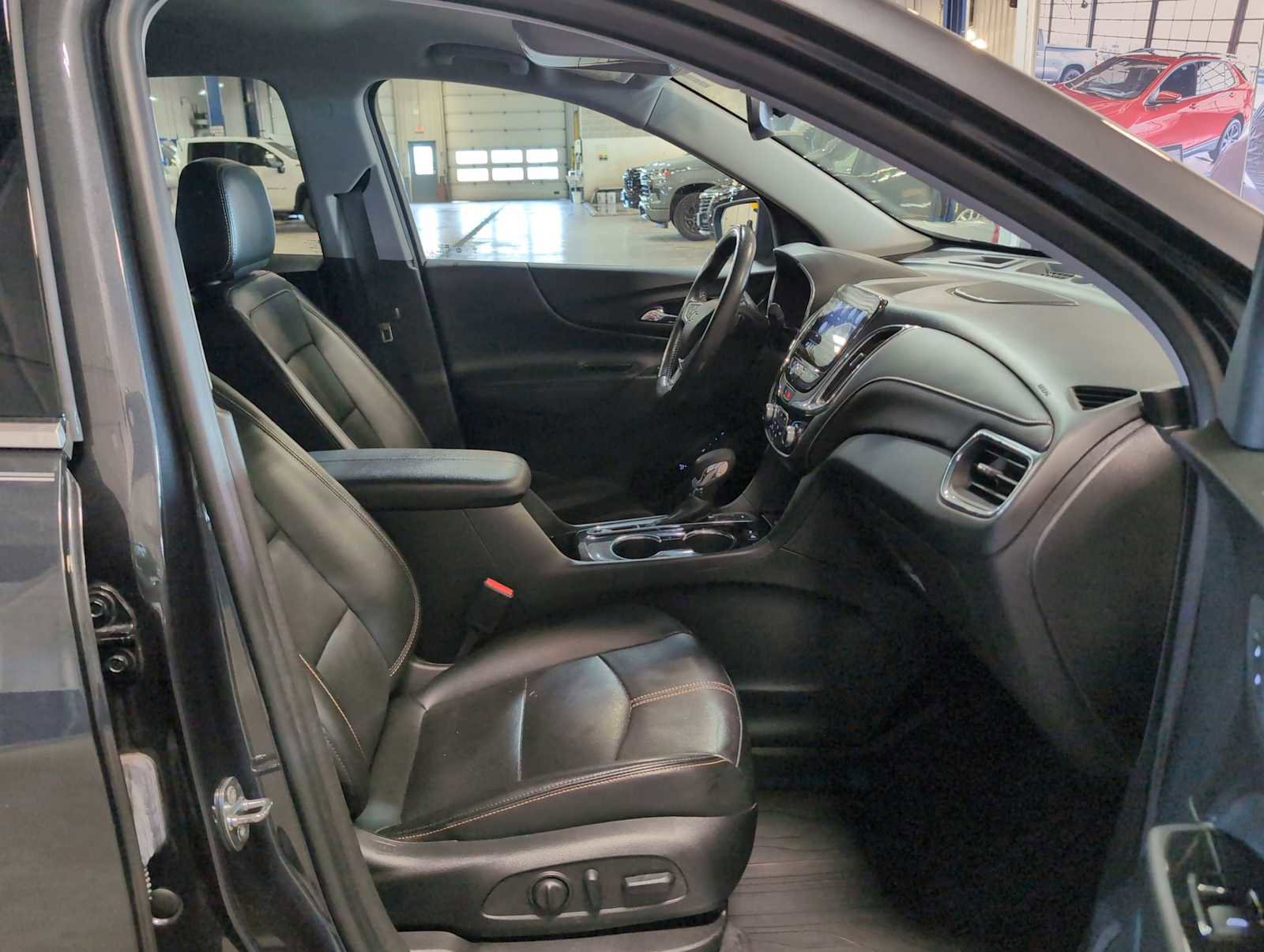 Used 2022 Chevrolet Equinox Premier image 29