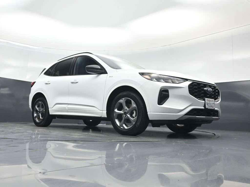 Certified 2023 Ford Escape ST-Line w/ Tech Pack #1 AWD/4WD image 42