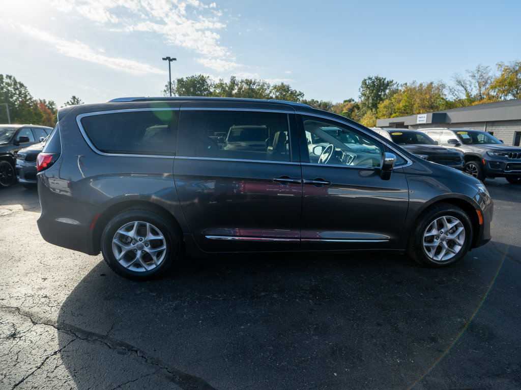 Used 2020 Chrysler Pacifica Limited FWD image 5