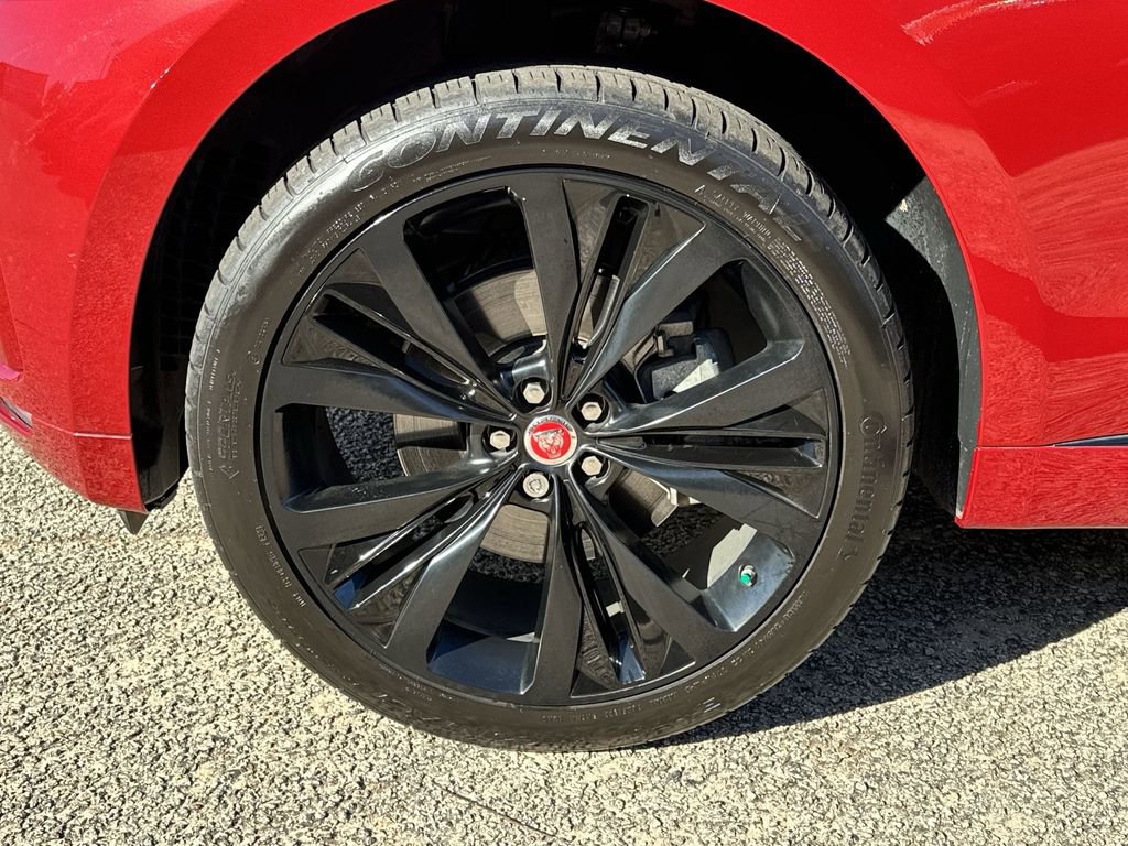 Used 2018 Jaguar F-PACE R-Sport image 10