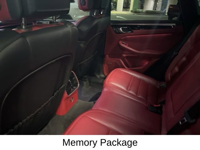 Used 2019 Porsche Macan S image 8