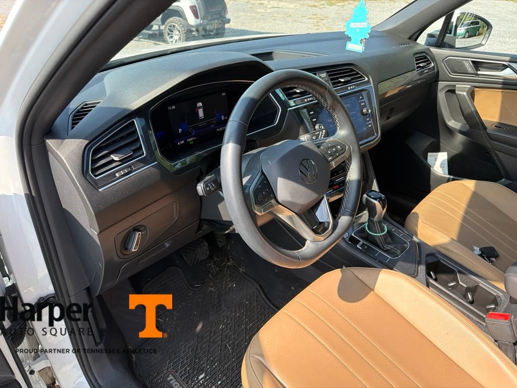 Used 2022 Volkswagen Tiguan SE FWD image 14