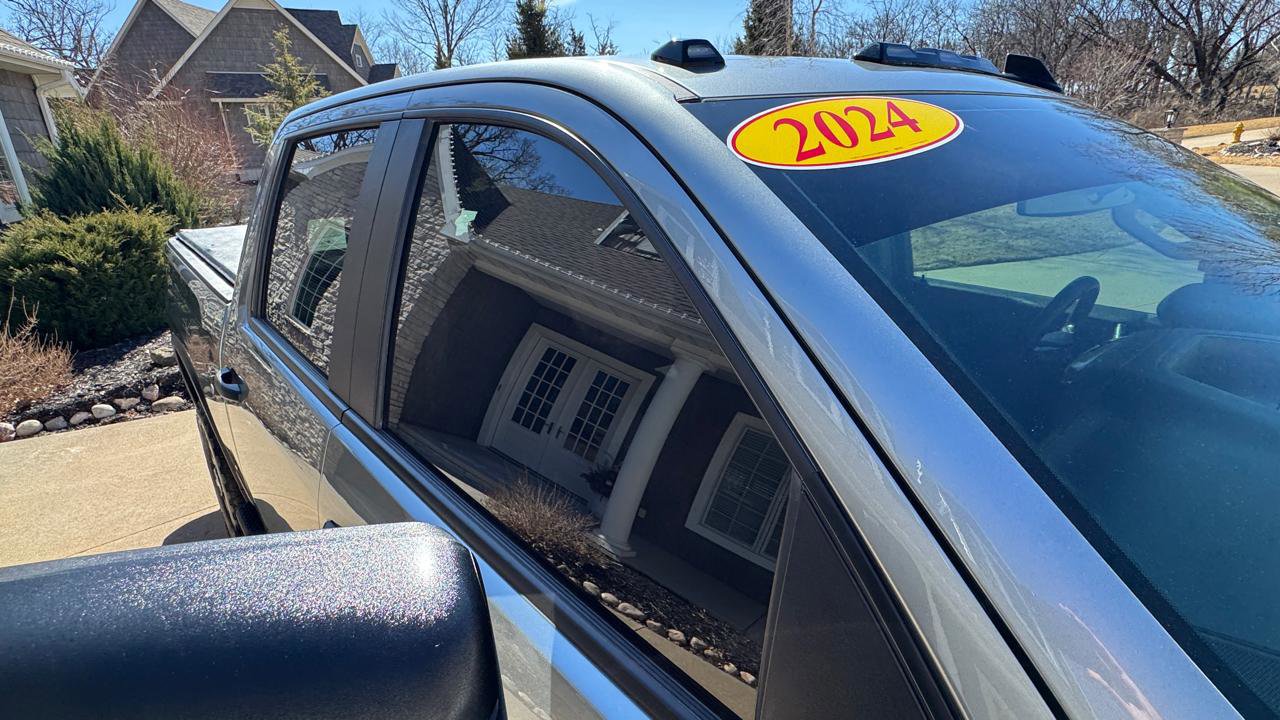 Used 2024 Chevrolet Silverado 2500 Custom w/ Custom Value Package image 34