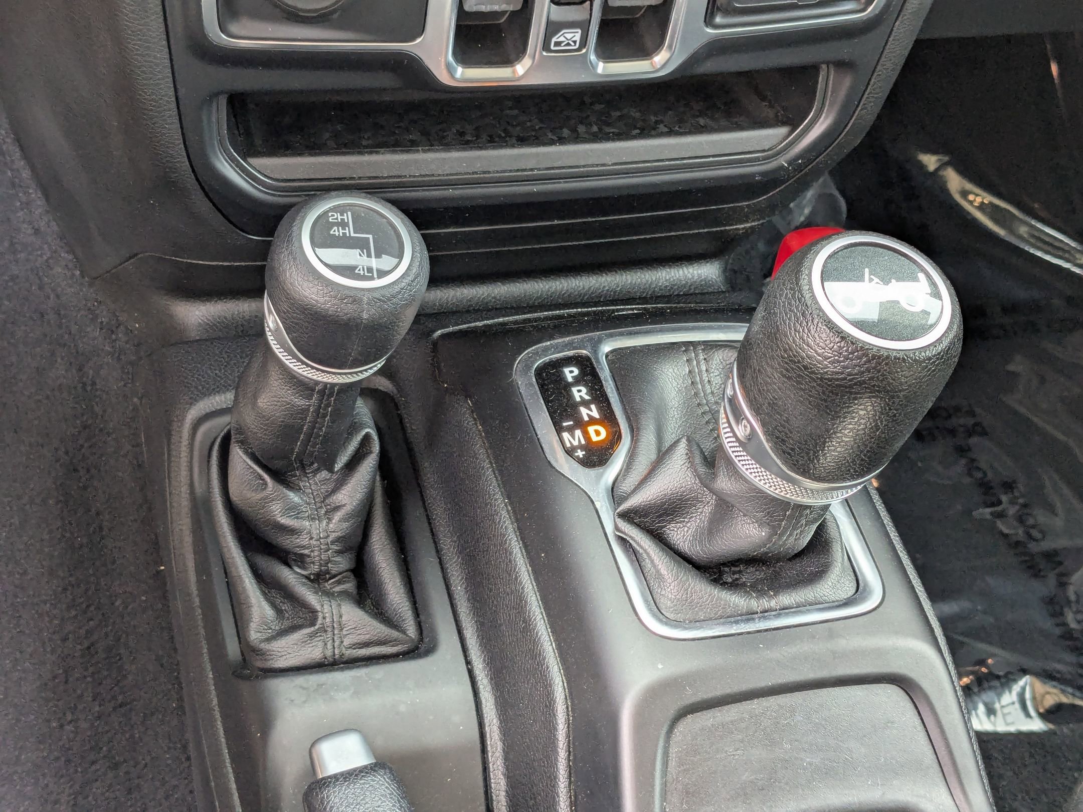 Used 2018 Jeep Wrangler Unlimited Sport S image 25