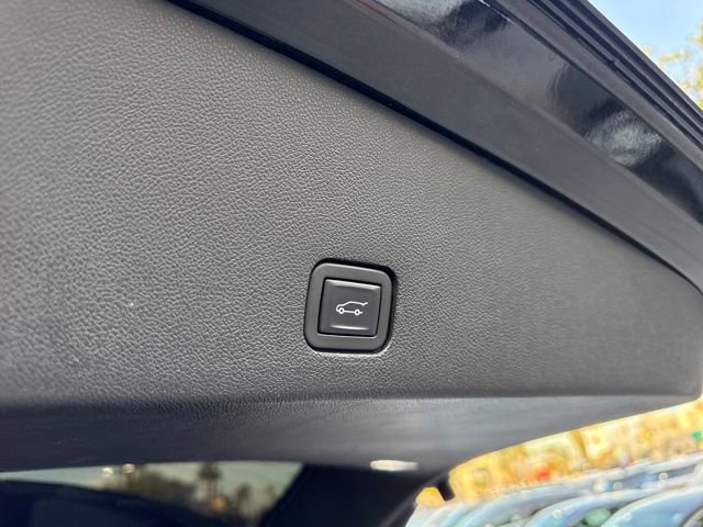 Certified 2022 Cadillac XT6 Premium Luxury image 30