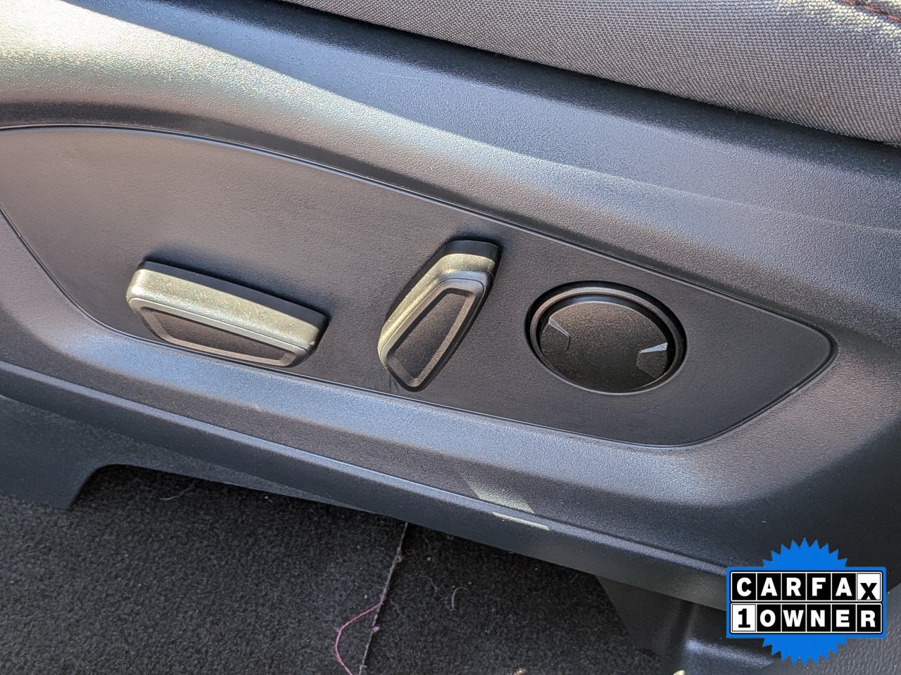 Used 2025 Ford Explorer Active AWD/4WD image 23