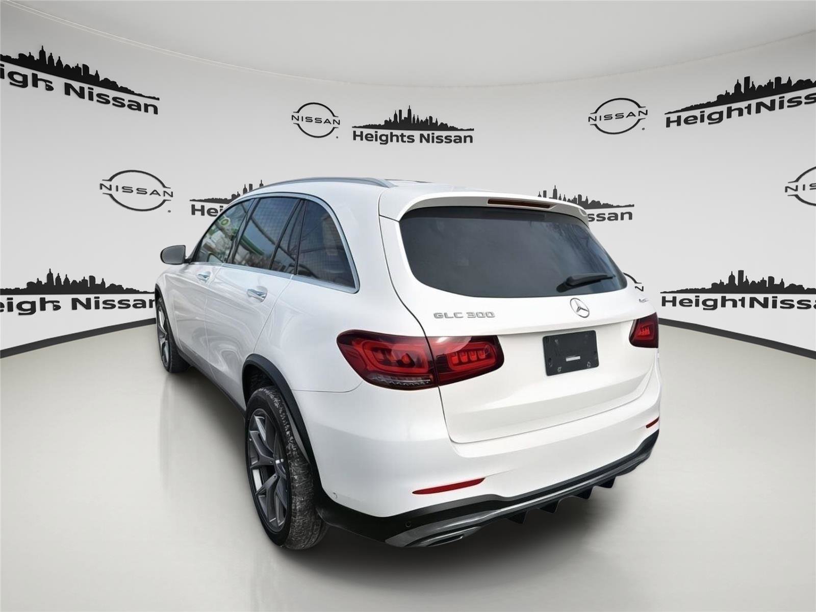 Used 2022 Mercedes-Benz GLC 300 4MATIC image 2
