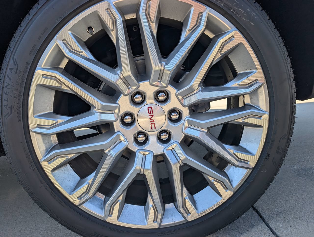 New 2026 GMC Yukon Denali w/ Denali Reserve Package AWD/4WD image 6