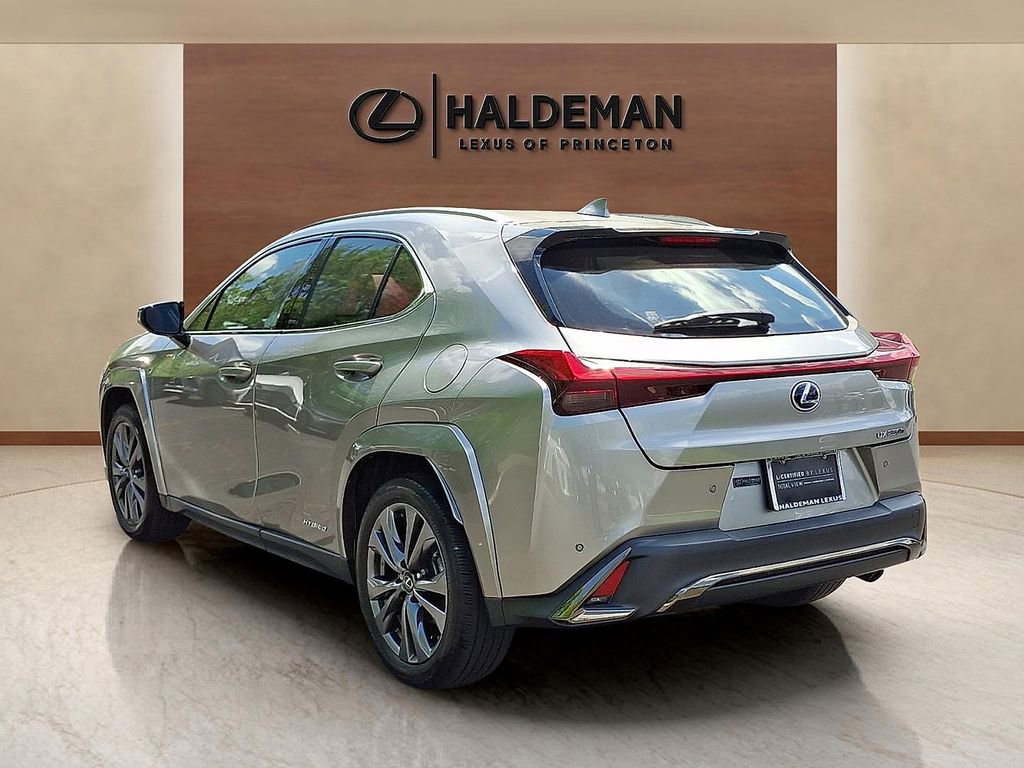 Certified 2022 Lexus UX 250h F Sport w/ F Sport Premium Package AWD/4WD image 4