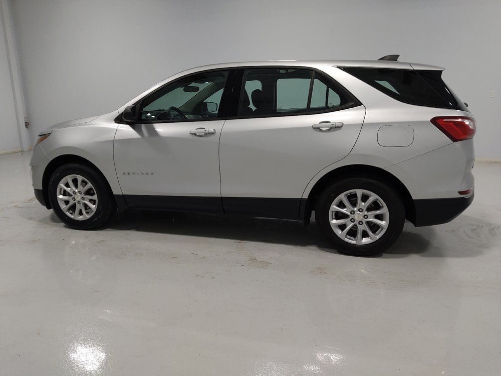 Used 2018 Chevrolet Equinox LS image 3