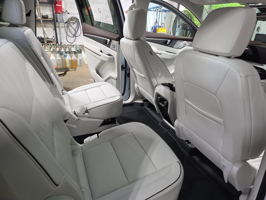 New 2026 Buick Enclave Avenir w/ Super Cruise Package AWD/4WD image 11