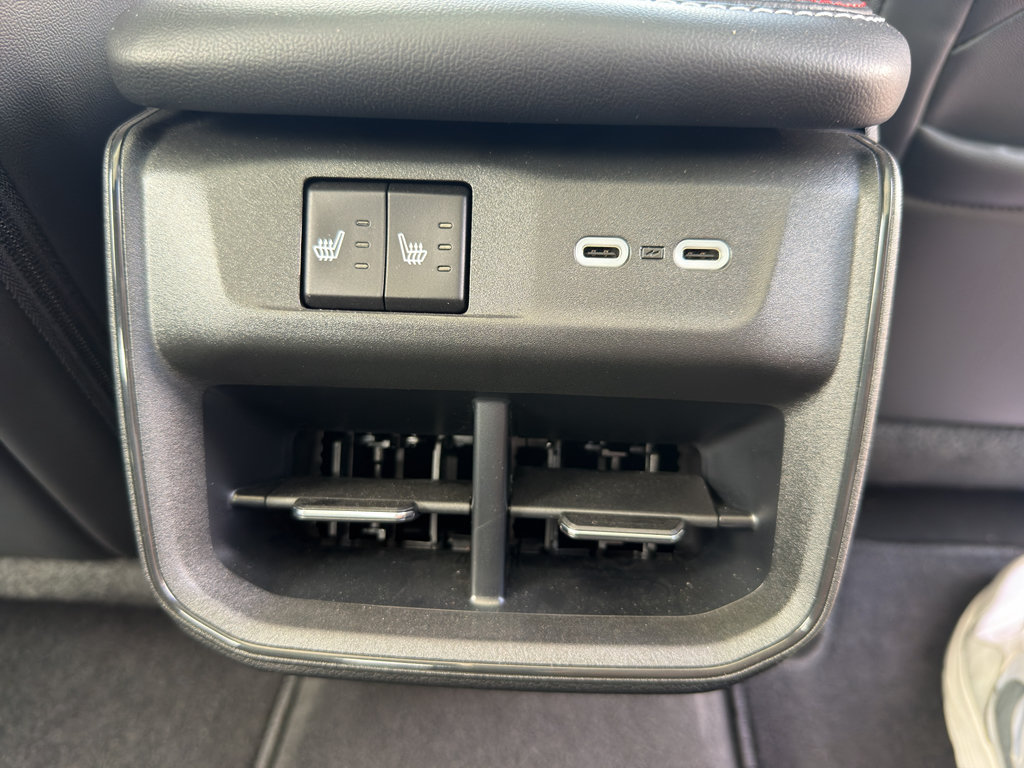 Used 2024 Dodge Charger Daytona R/T w/ Plus Group AWD/4WD image 29
