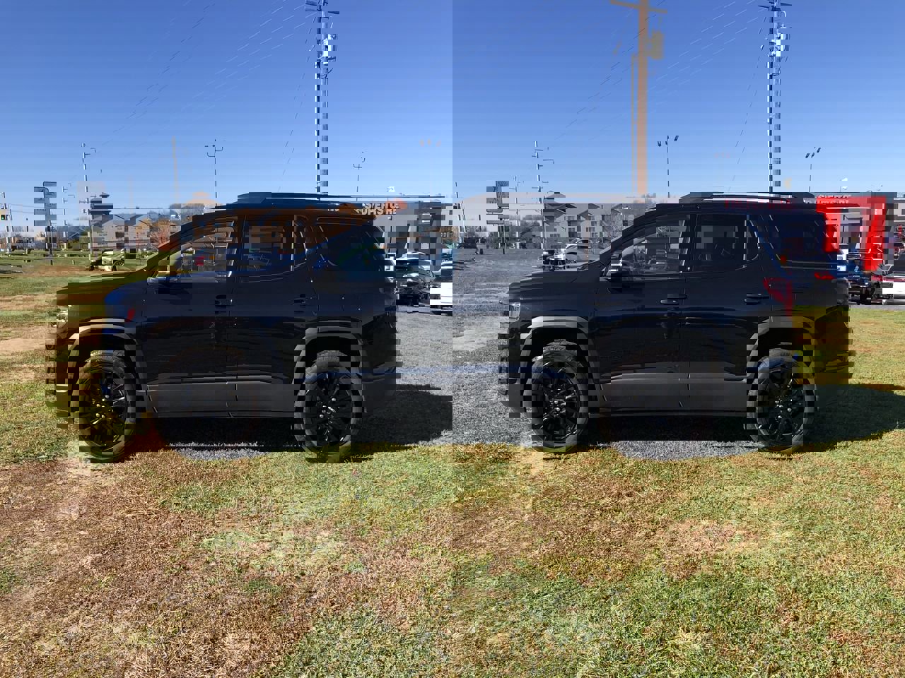 Used 2023 GMC Acadia SLE w/ Driver Convenience Package image 3