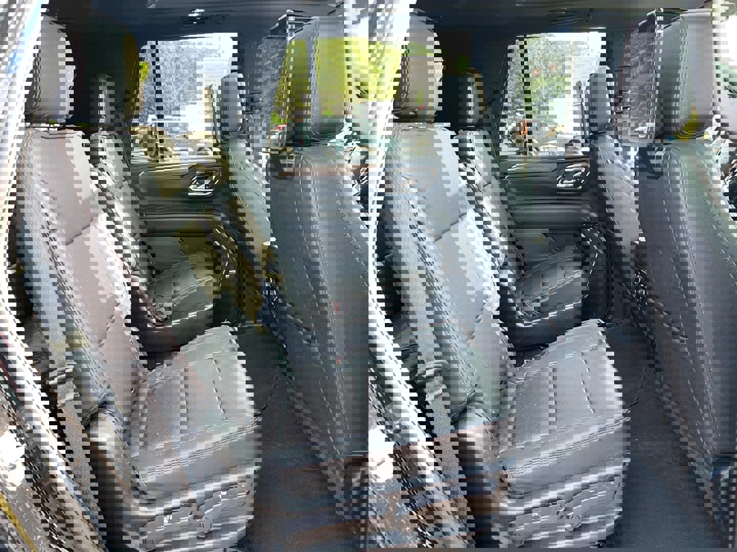 Used 2023 Chevrolet Tahoe High Country w/ Advanced Technology Package AWD/4WD image 25