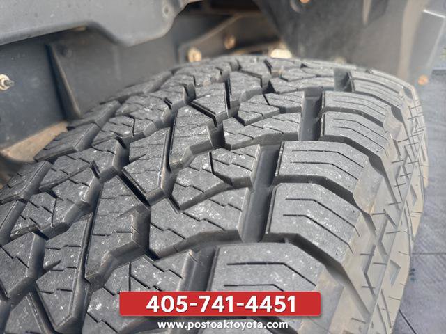 Used 2016 Toyota Tundra SR5 w/ SR5 Upgrade Package AWD/4WD image 8