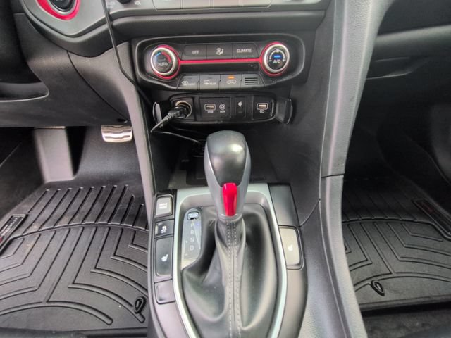 Used 2020 Hyundai Veloster Turbo FWD image 21