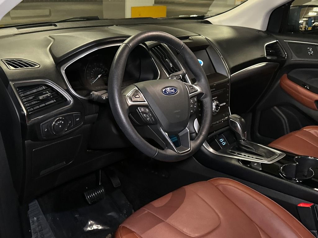 Used 2018 Ford Edge Titanium w/ Equipment Group 301A AWD/4WD image 22
