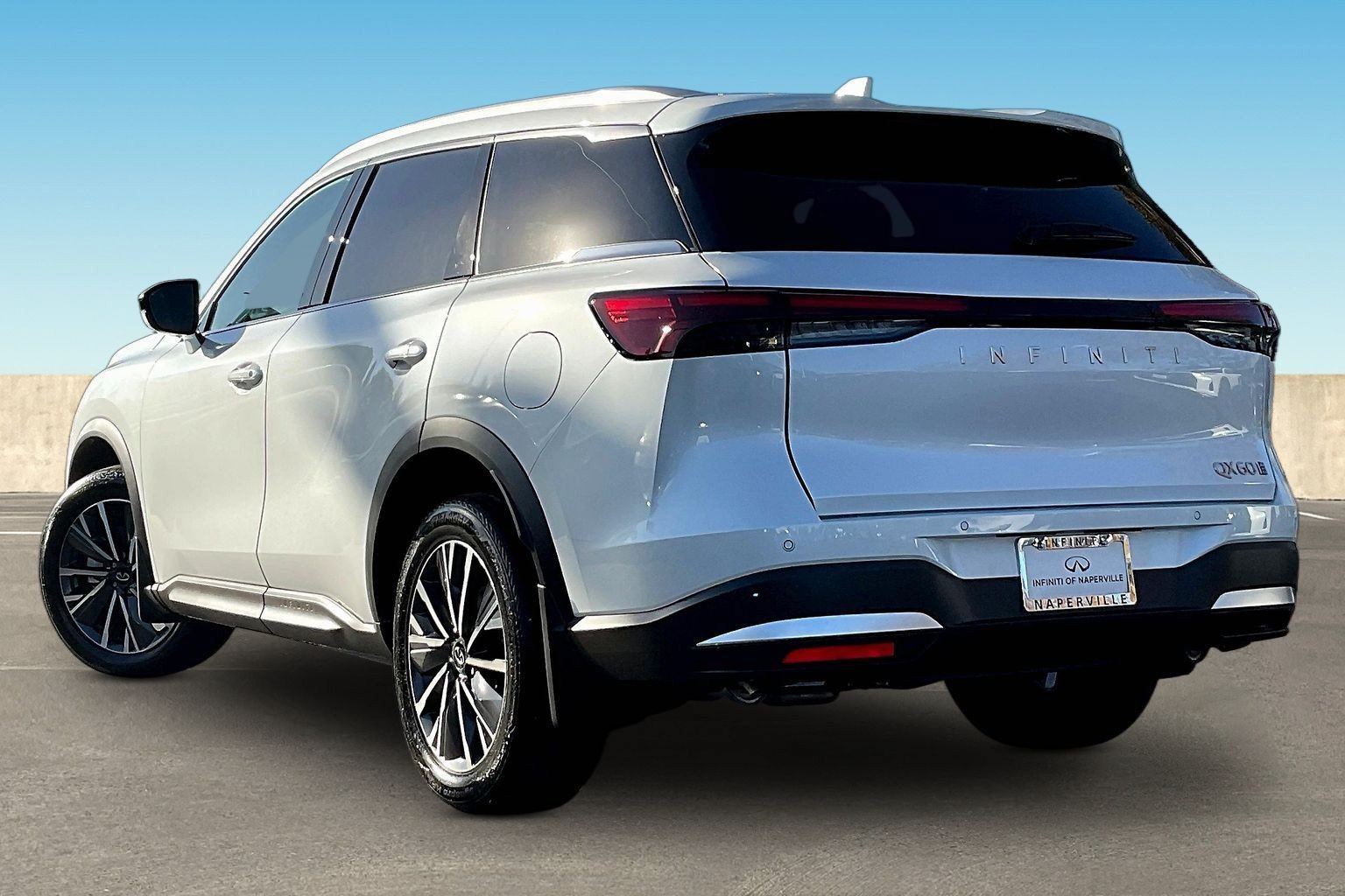 Certified 2027 INFINITI QX60 Luxe w/ Cargo Package AWD/4WD image 4