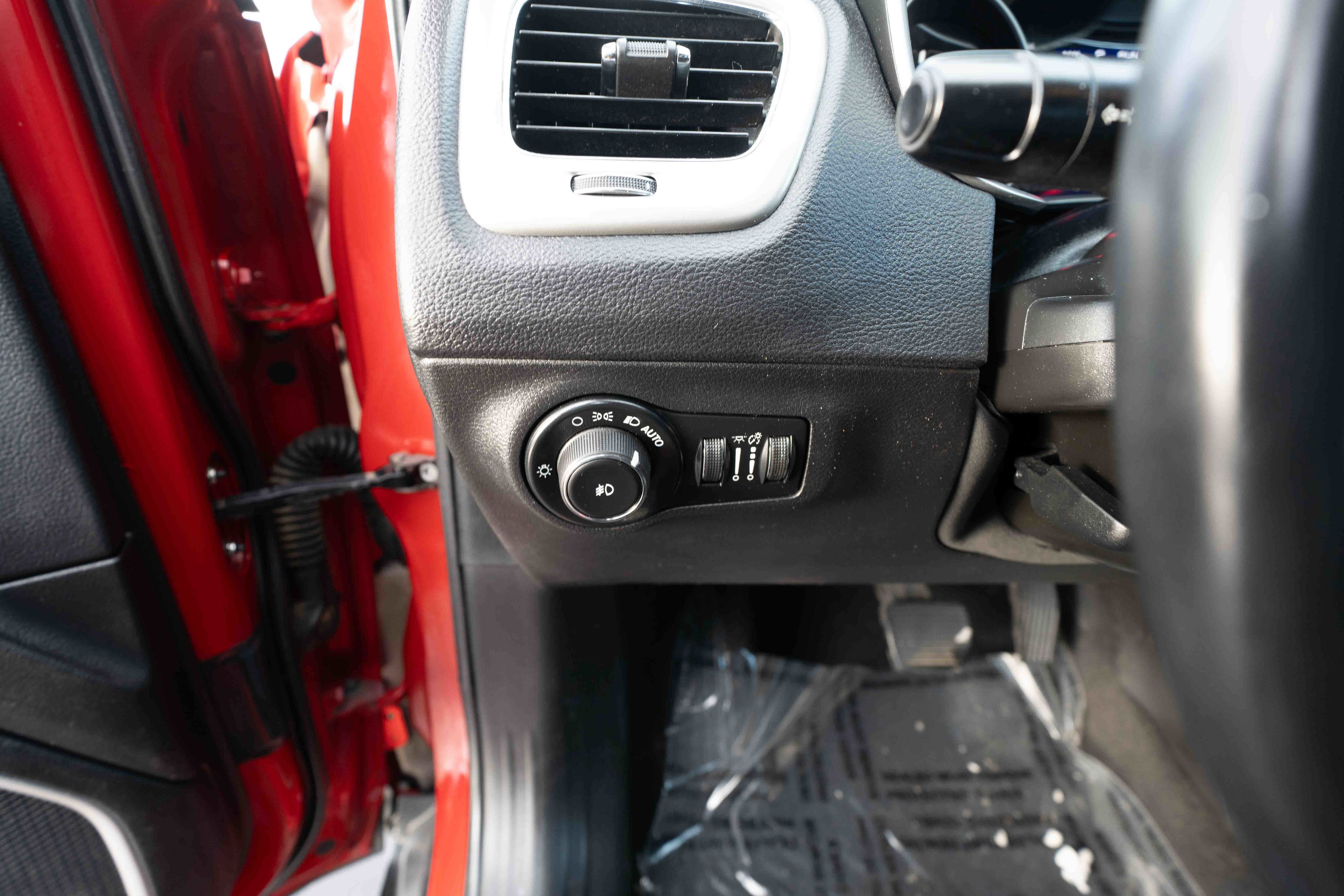 Used 2018 Jeep Compass Latitude image 11