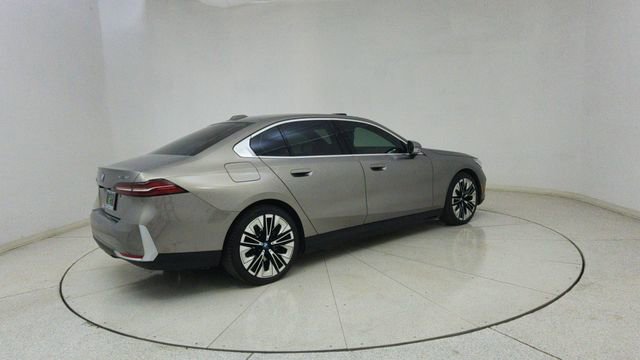 Used 2025 BMW i5 xDrive40 image 69