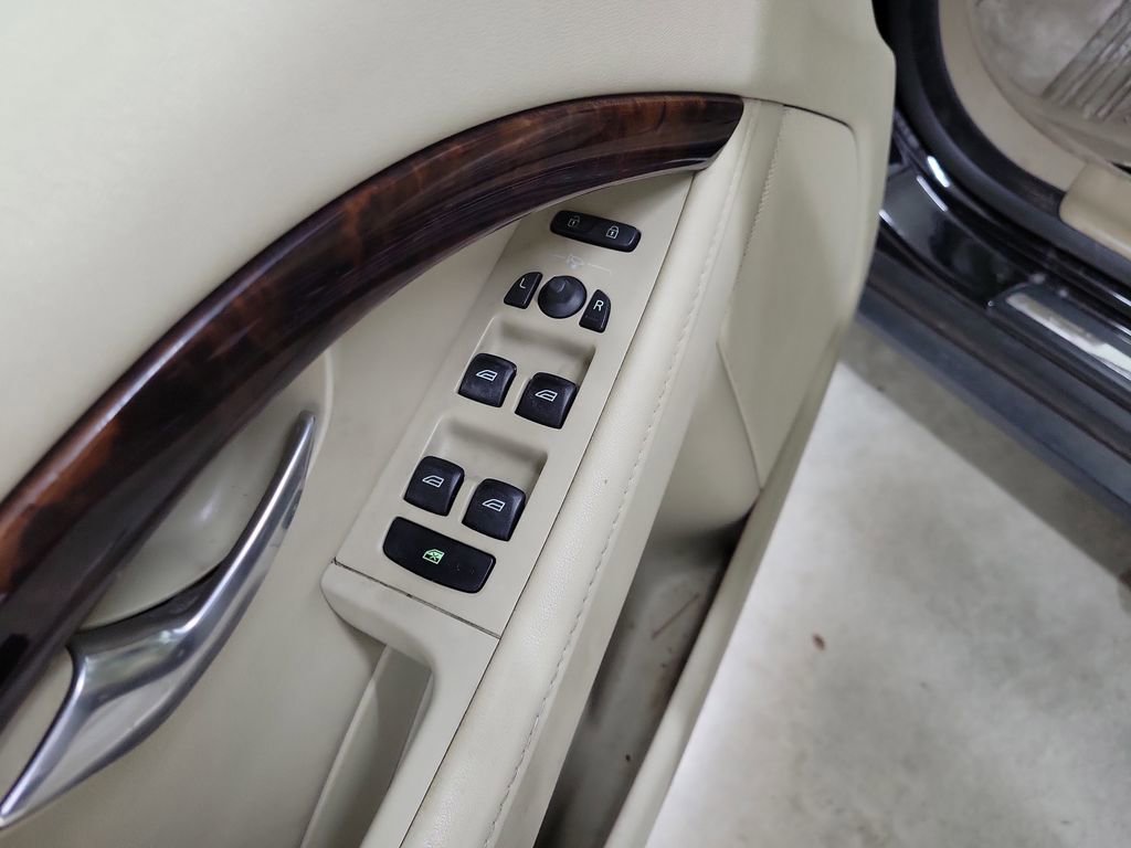 Used 2013 Volvo XC70 3.2 image 20