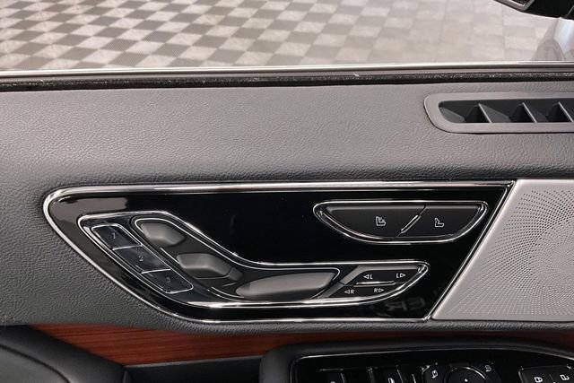 Used 2023 Lincoln Navigator L Reserve w/ Equipment Group 201A image 39