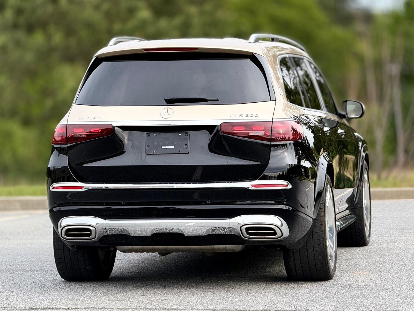 Used 2024 Mercedes-Benz Maybach GLS 600 4MATIC image 7