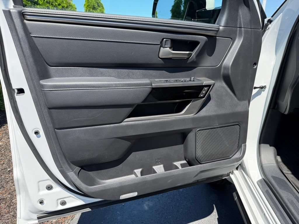 Used 2024 Toyota Tundra Limited AWD/4WD image 12