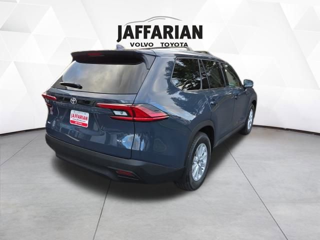 New 2026 Toyota Grand Highlander XLE image 3