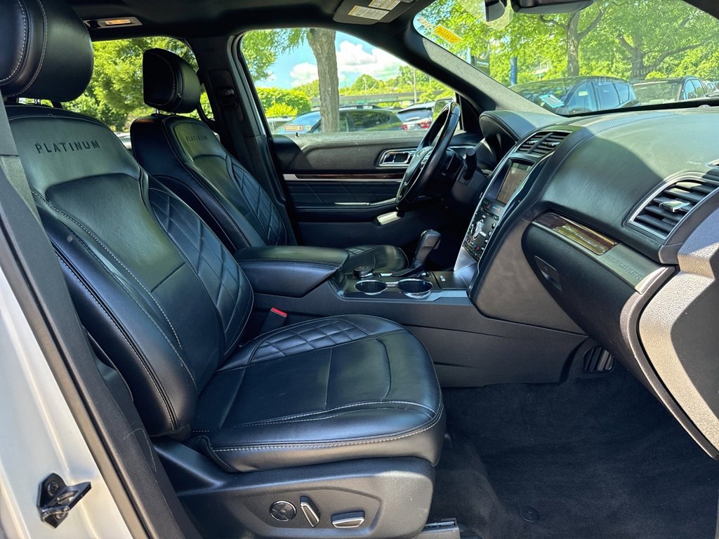 Used 2017 Ford Explorer Platinum image 33