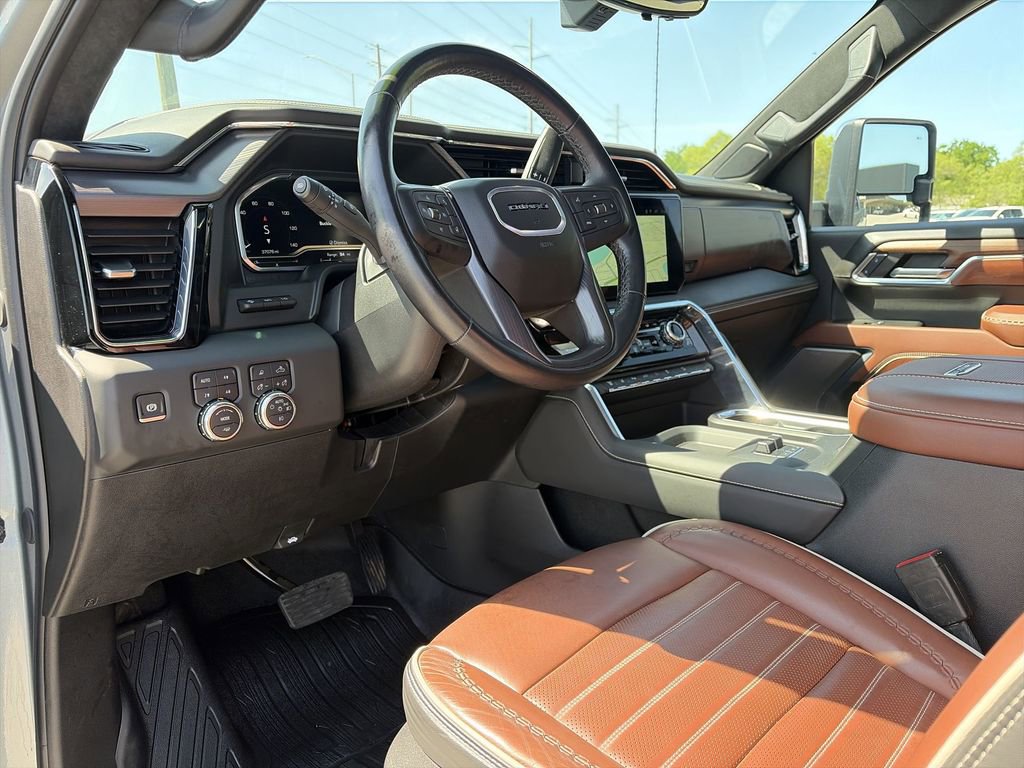 Certified 2024 GMC Sierra 3500 Denali Ultimate AWD/4WD image 17