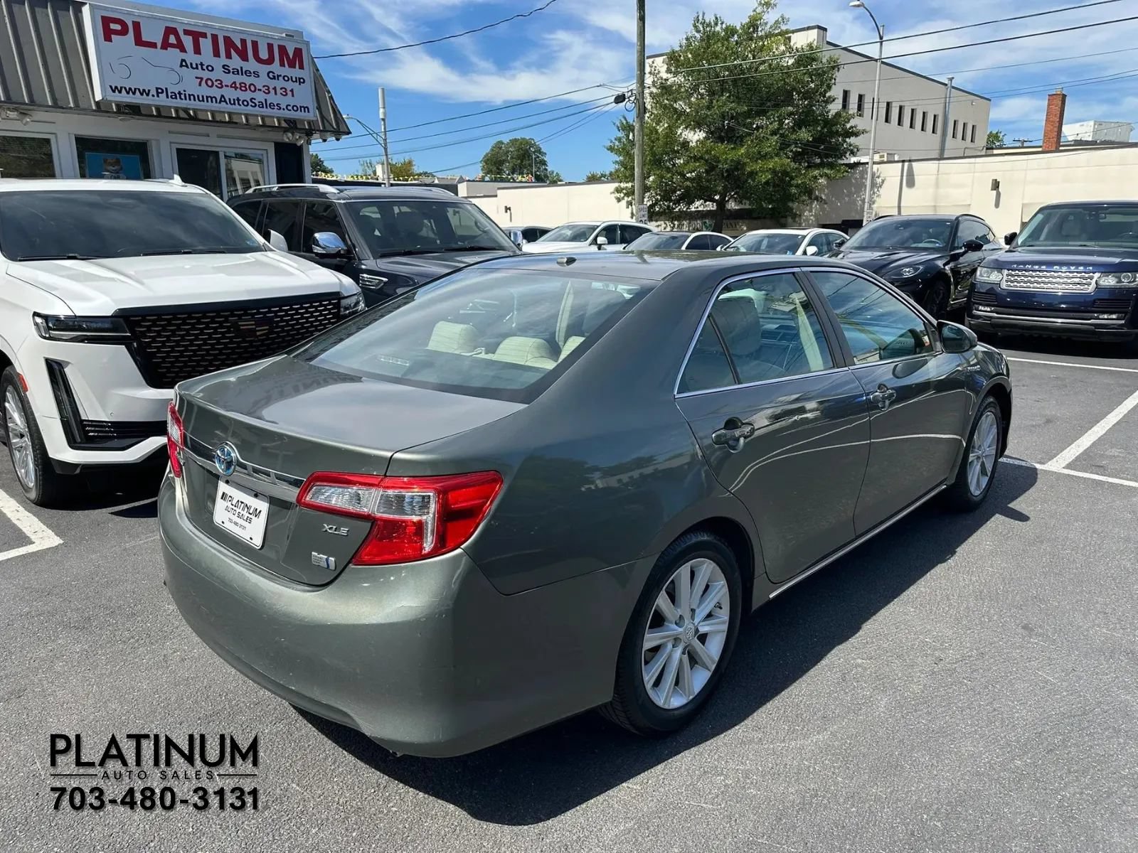 Used 2012 Toyota Camry XLE w/ Leather Pkg FWD image 5