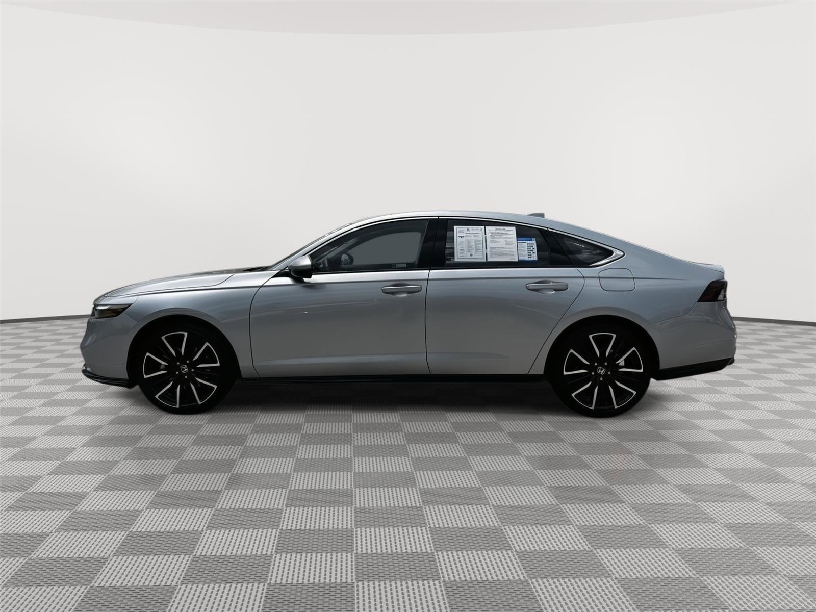 Certified 2025 Honda Accord EX-L image 3