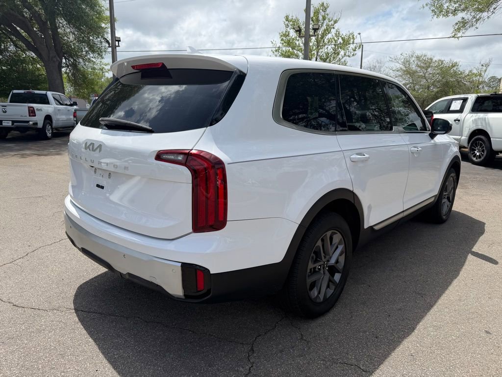 Used 2024 Kia Telluride LX FWD image 6