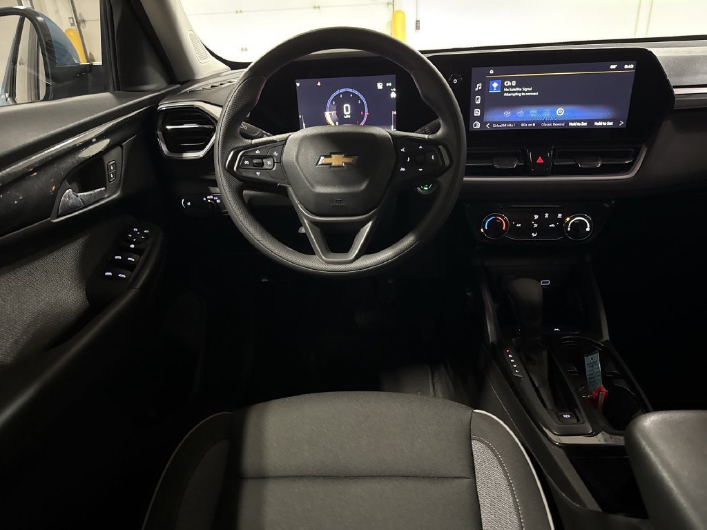 Used 2025 Chevrolet TrailBlazer LT FWD image 11