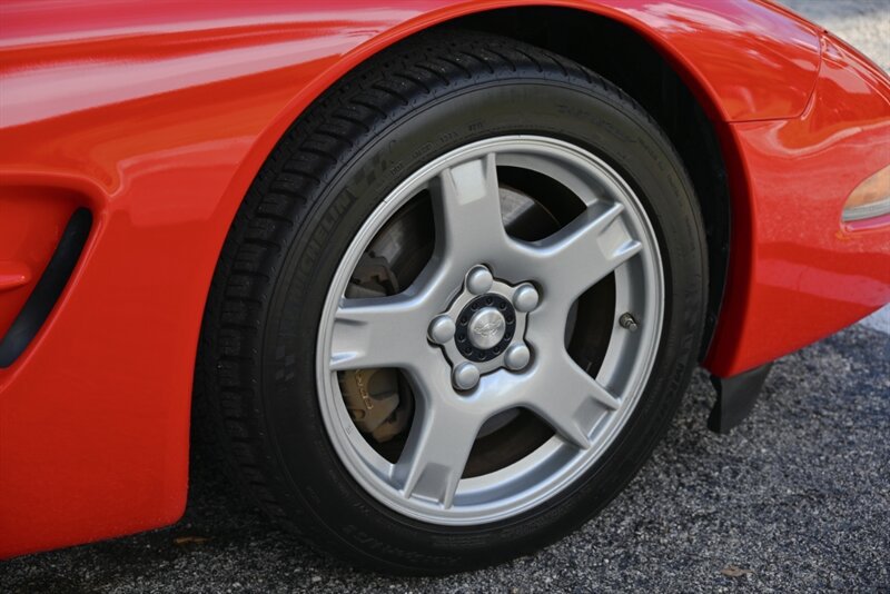Used 1999 Chevrolet Corvette Coupe w/ Memory Pkg RWD image 14
