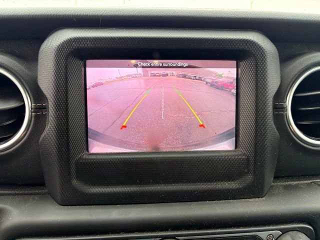 Used 2019 Jeep Wrangler Unlimited Sahara w/ Cold Weather Group AWD/4WD image 23