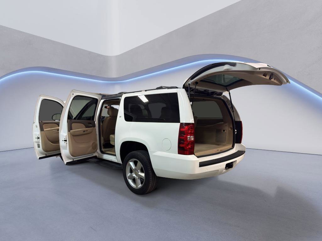 Used 2014 Chevrolet Suburban LT w/ Luxury Package image 10