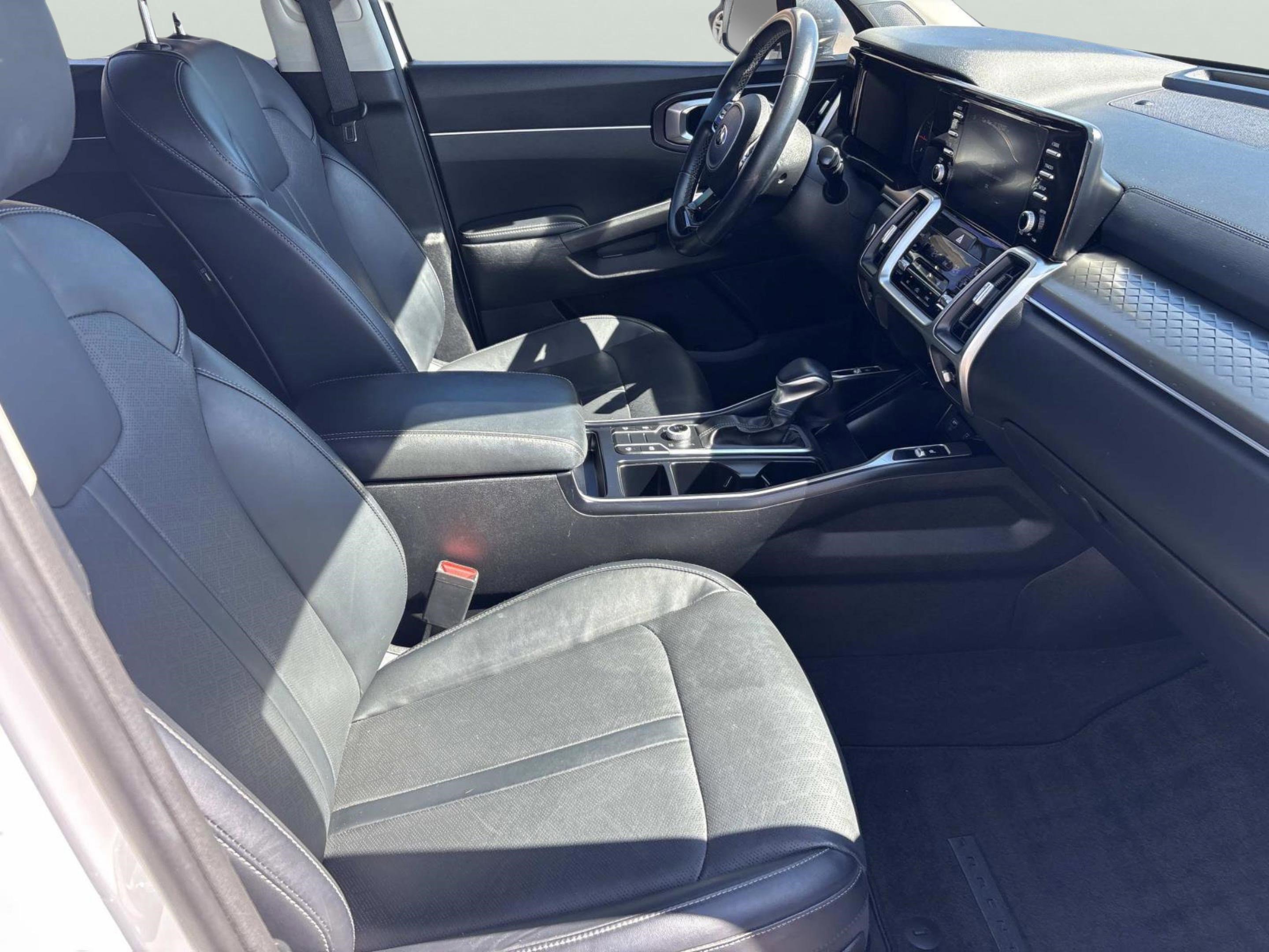 Used 2021 Kia Sorento S image 22