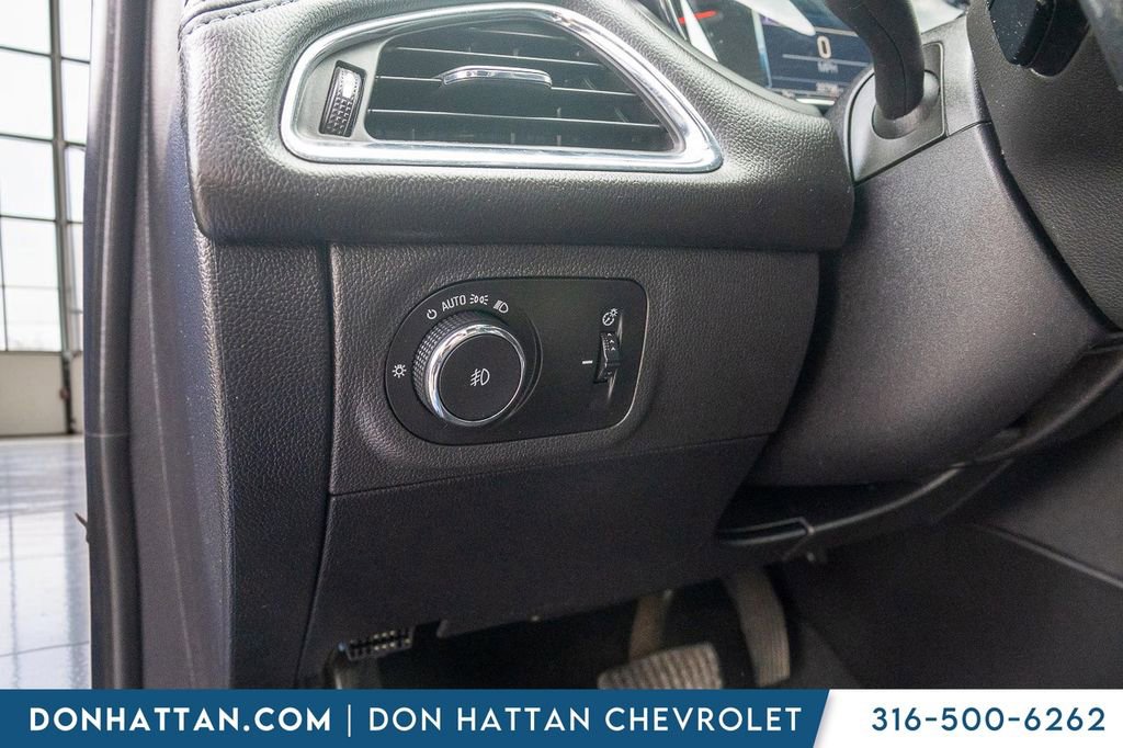 Used 2017 Chevrolet Cruze Premier FWD image 19