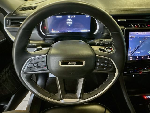 Used 2024 Jeep Grand Cherokee Limited w/ Black Appearance Package RWD image 11